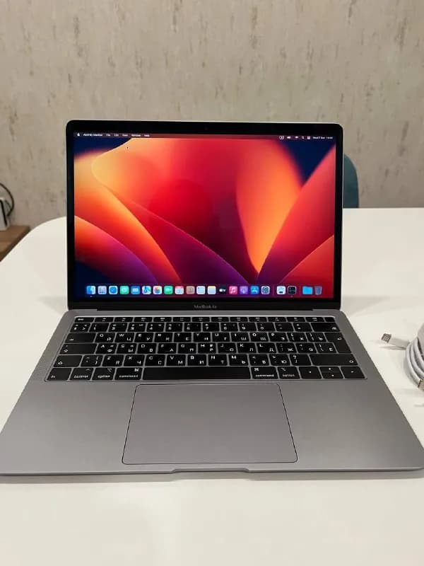 MacBook Air 13.3, Late 2018 — Тбилиси — 1 300 ₾