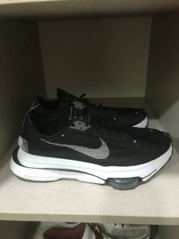 Nike Air N. 354 Zoom Type в размере 11 US. Очень удобные и мягкие, идут размер в размер, подходят-ка — Тбилиси — 140 ₾