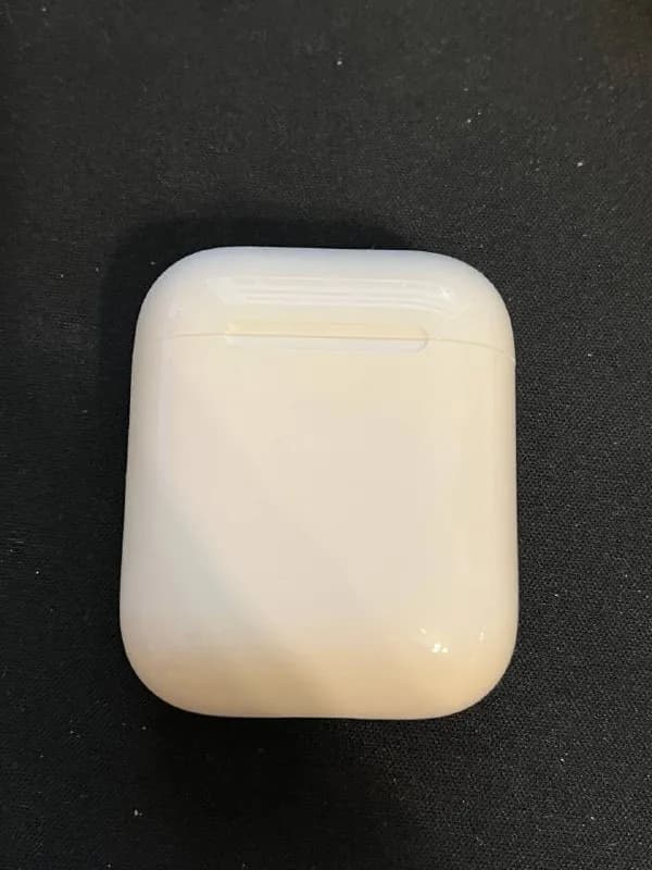 AirPods 2 за 300₾ (торг уместен). Покупались 29.10.22 в зуммере, естественно еще на гарантии) — Тбилиси — 300 ₾