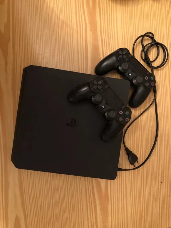 Sony PlayStation 4 Slim 1000 ГБ HDD. С двумя джостиками и играми (Call of Duty, Minecraft, Uncharted — Тбилиси — 800 ₾