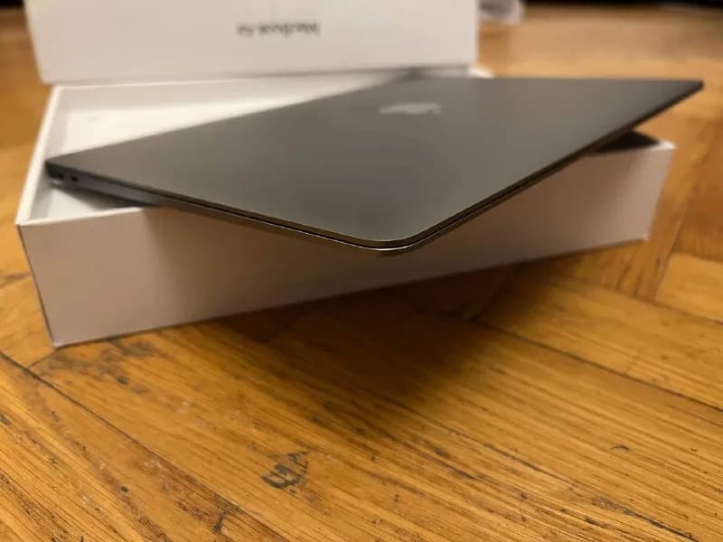 MacBook Air M1 512gb SSD — Тбилиси — 3 000 ₾