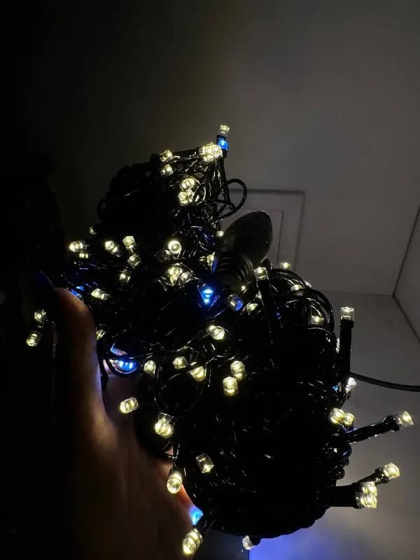 LED гирлянды 20 м с теплым светом на чёрном проводе✨✨✨ Могут соединяться между собой и втыкаться в о — Тбилиси — 30 ₾