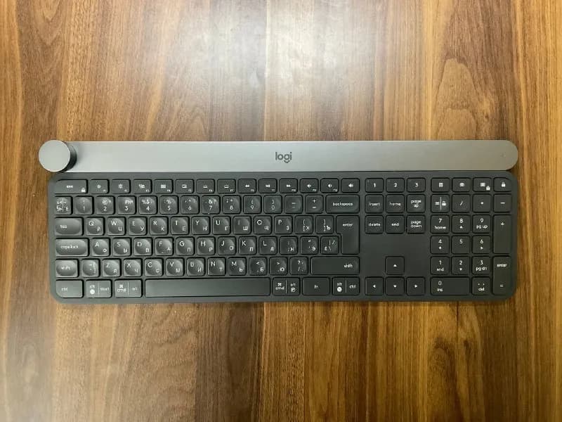 Wireless Keyboard Logitech Craft. 380 лари. Клавиатура как новая. Память для подключения к 3 устрой — Тбилиси — 380 ₾