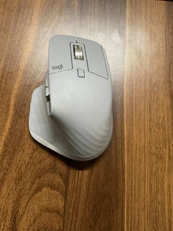 Wireless Mouse Logitech MX Master 3. 250 лари. Мышка в идеальном состоянии, как новая. Память на три — Тбилиси — 3 ₾