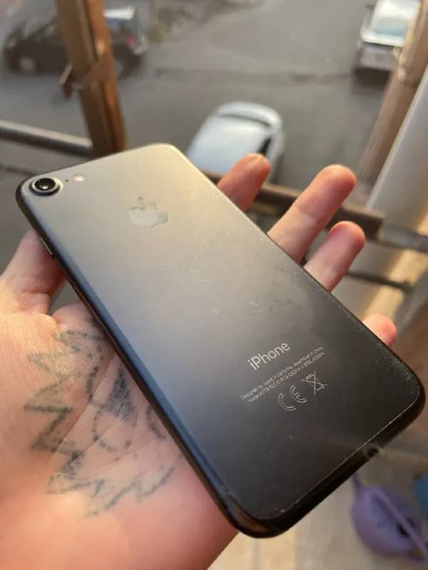 iPhone 7 black 32 gb — Тбилиси — 200 ₾