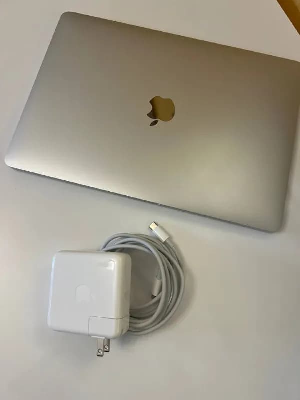 MacBook Pro 13 2017 года — Тбилиси — 1 500 ₾