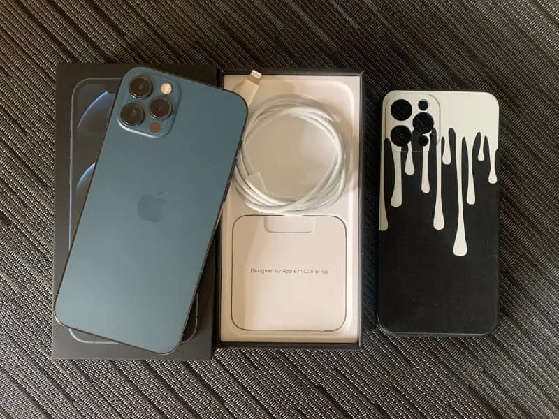 iPhone 12 Pro 128 gb, в очень хорошем состоянии, на экране нет царапин, телефон не был в ремонте — Тбилиси — 1 650 ₾