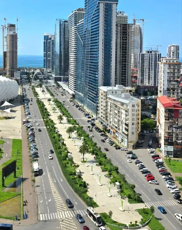 RENT🌊☀️BATUMI Сдам новую студию в 📍 ТОП локации на Аллее Героев, ЖК Гумбати, — Батуми — 350 $