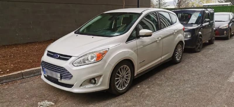 FORD C-MAX 2013, 2.0 fibrid, sel kit, аудиосистема SONY, кожаный салон, электрорегулировка сидений, — Тбилиси — 7 800 $