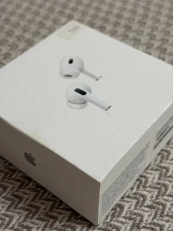 AirPods Pro, есть шнур для зарядки новый — Батуми — 40 ₾