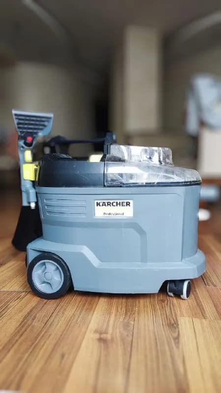 Karcher puzzi 8/1 с чехлом, в который помещается все необходимое для работы. Состояние — почти новый — Батуми — 1 600 ₾