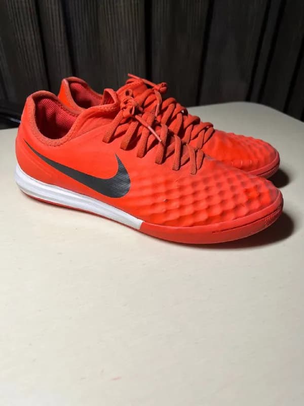 Nike magista — 150 лари (размер EUR 43) — Тбилиси — 150 ₾