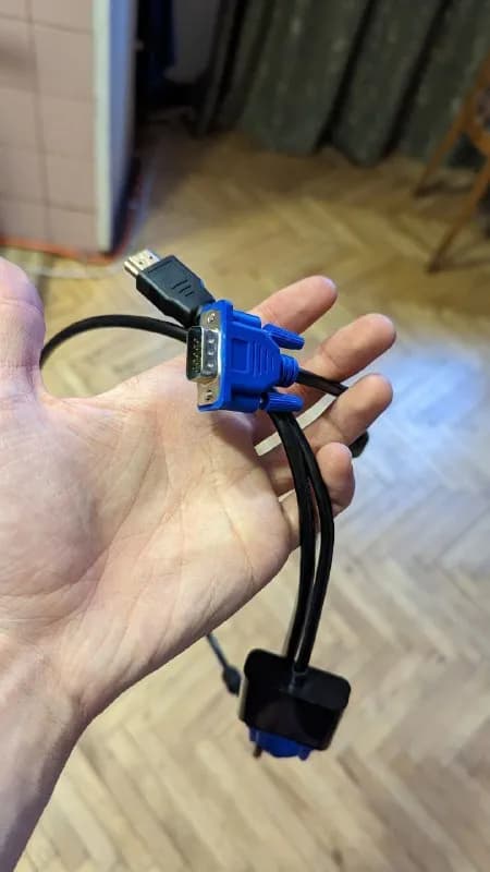 HDMI–VGA и кабель VGA-VGA. — Тбилиси — 10 ₾