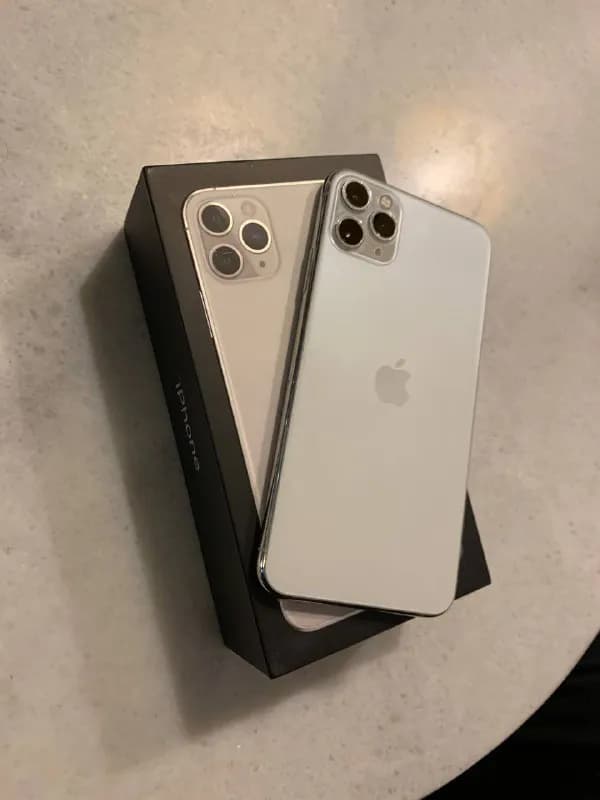 iPhone 11 Pro Max 64Gb в отличном состоянии. Без ударов. Батарея 84%. Sim Free. Любые проверки. Теле — Тбилиси — 1 380 ₾