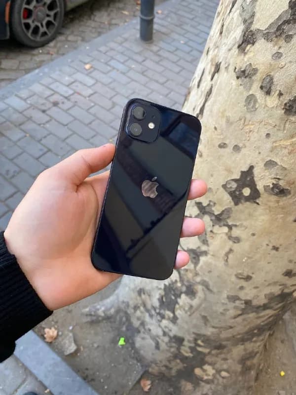 iPhone 12 цвет Midnight. — Тбилиси — 1 200 ₾