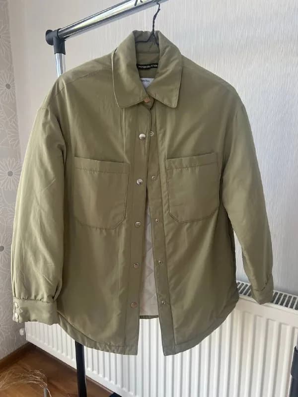 1. Куртка-рубашка Bershka Xs — 30 лари — Тбилиси — 30 ₾