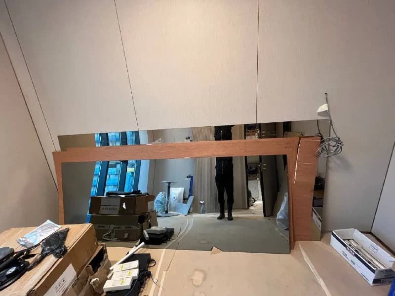 3 зеркала. (2 одного размера на ближнем плане, одно побольше на заднем плане). Есть небольшие сколы — Батуми — 100 ₾