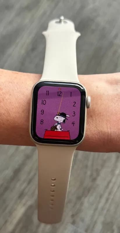 Apple Watch SE версия 11.5 (40 мм) — Батуми — 182 $