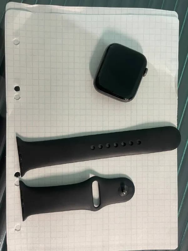 Apple Watch Series 4 (44) grey (зарядка в комплекте) — Тбилиси — 400 ₾