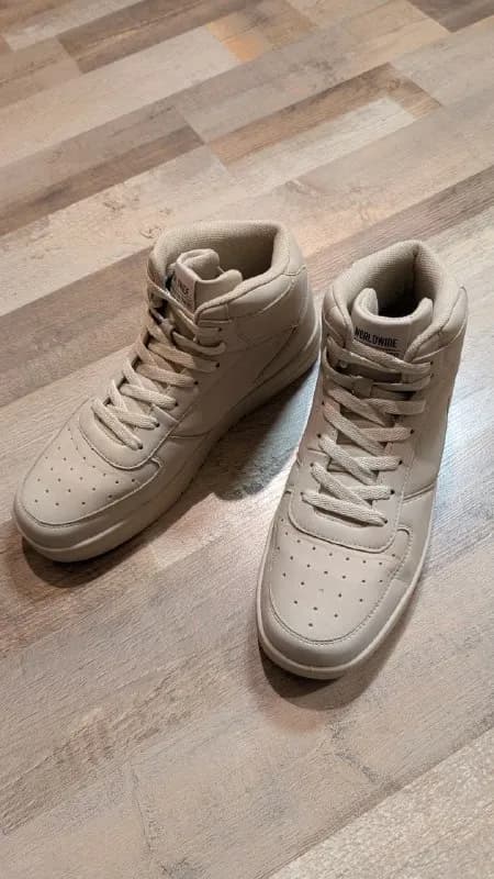 WORLDWIDE (42) 👟 — Тбилиси — 50 ₾