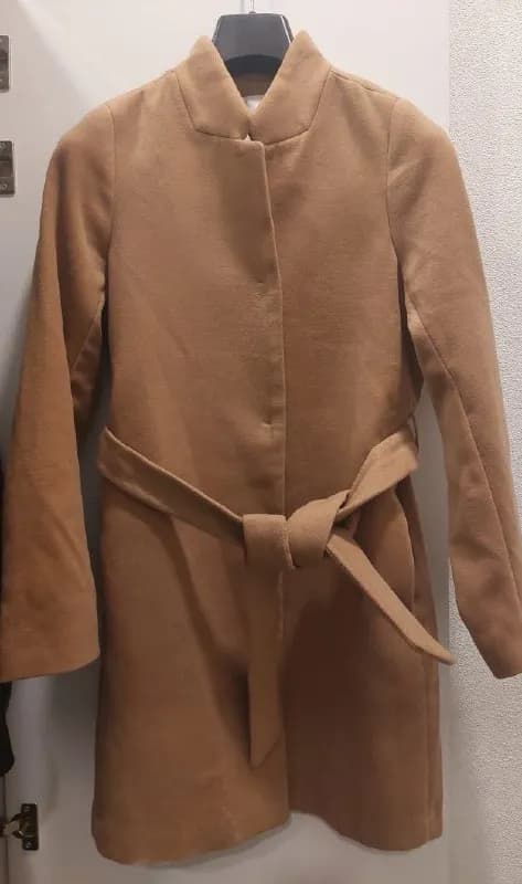 H&M, почти не ношеное, одевалось максимум 4 раза. Размер S, подойдёт тоже XS. В составе 10% вискозы, — Тбилиси — 120 ₾