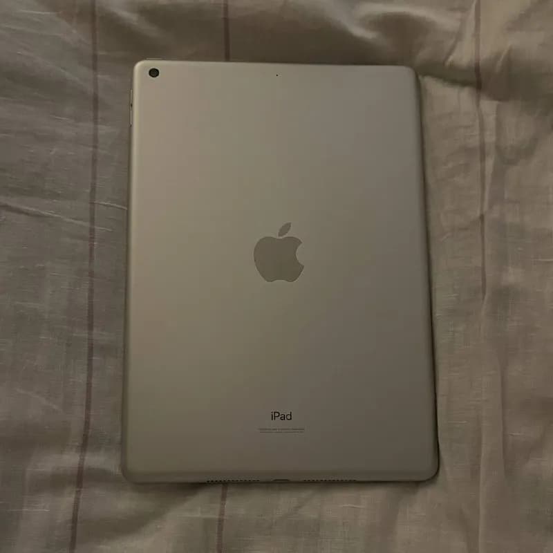 Apple iPad (9th generation) 64GB в идеальном состоянии. — Батуми