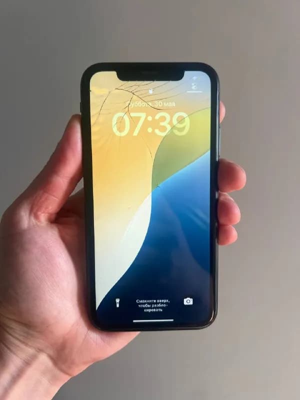iPhone XR 64 ГБ — Батуми — 100 ₾
