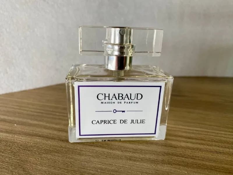 1) Caprice de Julie Chabaud Maison de Parfum, остаток от 30 мл — ежевичная поляна в лесу, свежий воз — Батуми — 55 ₾