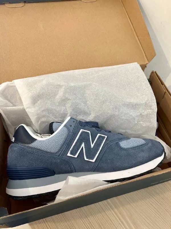 new balance 574, цвет Vintage Indigo/Arctic Grey/White. 84,88$ (ну или 225 лари) — Тбилиси — 85 ₾