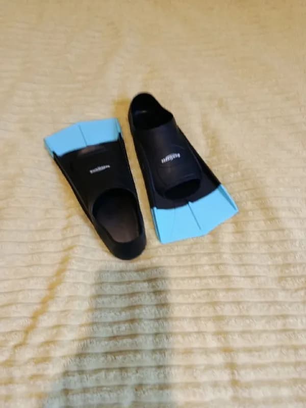 2 пары: — Батуми — 15 ₾