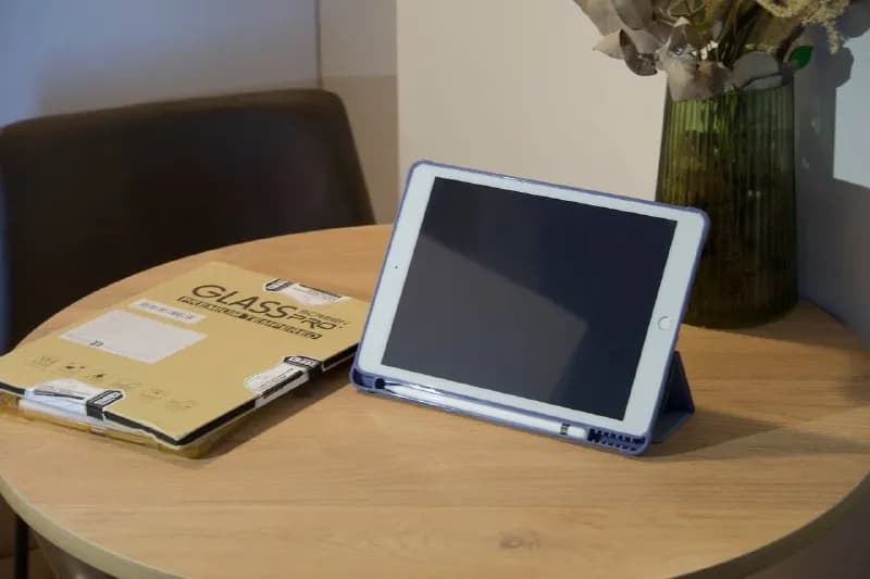 iPad 8 + Pencil 1 поколения + чехлы + защитное стекло — 550 лари — Батуми — 550 ₾