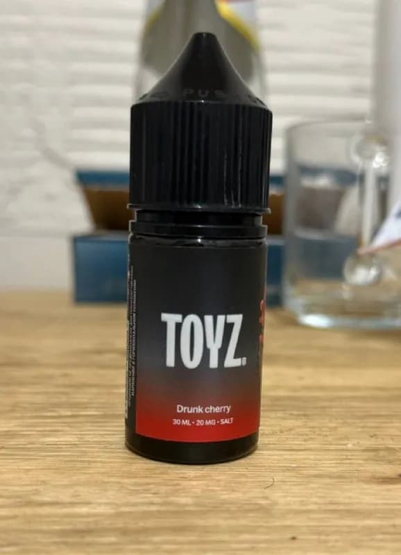 Toyz, 30 мл. вкус пьяная вишня. новая, заливала всего один раз, не понравился вкус. 35 лари — Батуми — 35 ₾