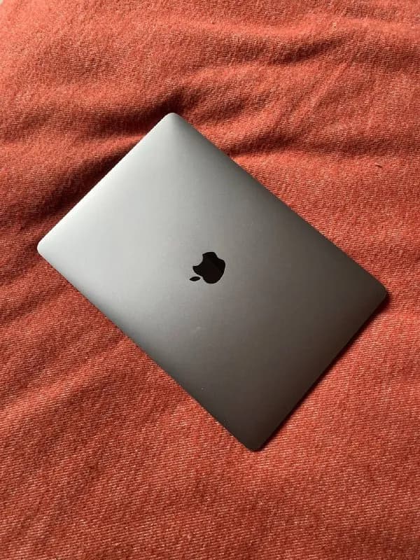 MacBook Air 13» 2019 года 8 GB — Тбилиси — 500 $