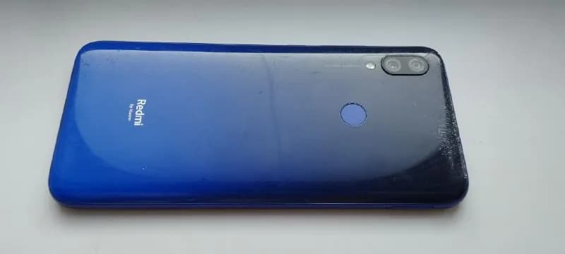 Xiaomi Redmi 7, 6/64,6000 mAh, покупался в 2020 году, есть некоторые царапки — Тбилиси — 200 ₾
