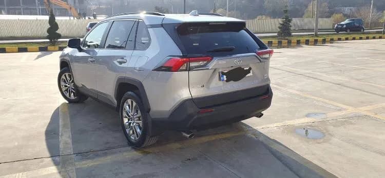 Toyota rav 4/2020/XLE — Тбилиси — 25 000 $