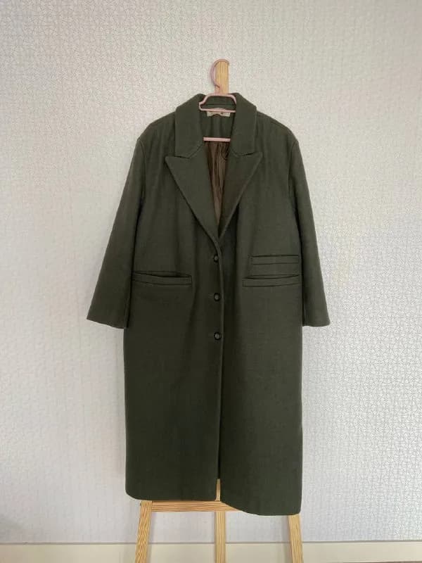 Unique Fabric. Состояние 9/10. Тяжелое, держит форму очень хорошо. Размер xs-s, но свободного кроя, — Тбилиси — 600 ₾