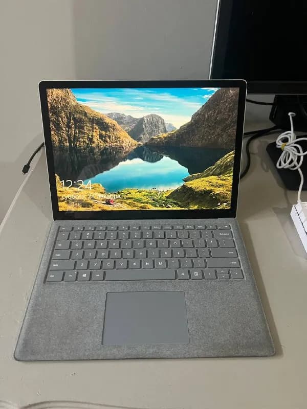 Microsoft Surface Laptop i5/8/256 — Тбилиси — 400 ₾