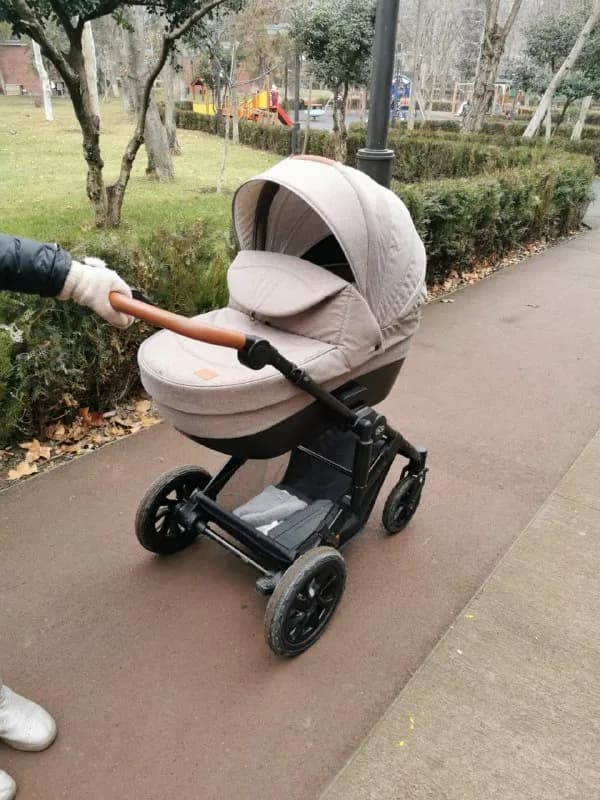 2 в 1 Kinderkraft и подходящую к этой раме автолюльку Lionelo. Куплена в октябре 2022 года, использ — Тбилиси — 1 300 ₾
