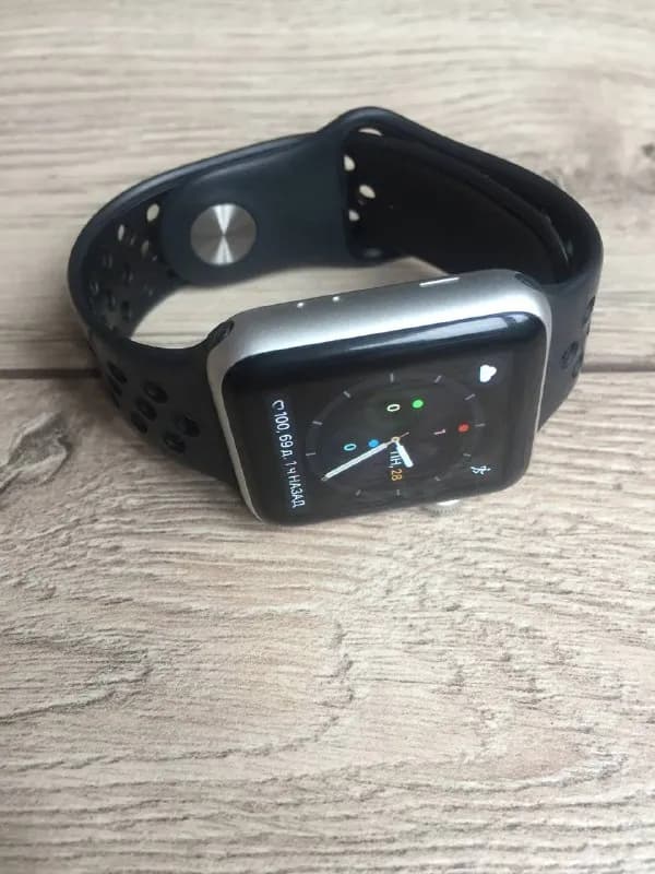 Apple Watch Series 3 38 mm white (белые). В состоянии новых, в комплекте сами часы, ремешок на фото, — Тбилиси — 600 ₾
