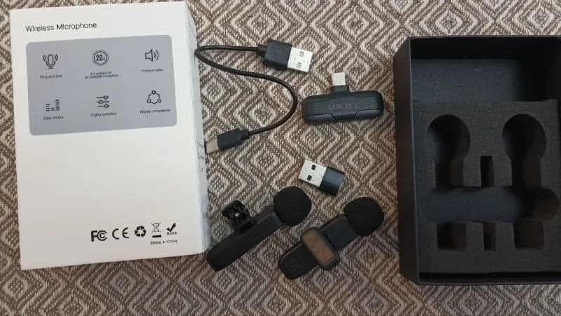 2 беспроводных микрофона, приёмник type-c, два переходника USB/Type-C — Батуми — 50 ₾