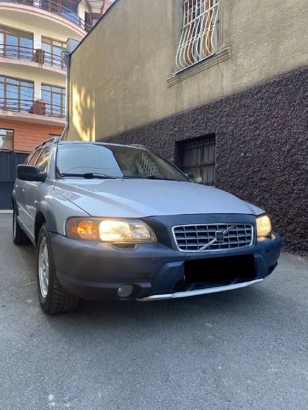 Volvo XC70 2000 г, 2.5 литра двиг бенз, грузинский учёт — Тбилиси — 3 800 ₾