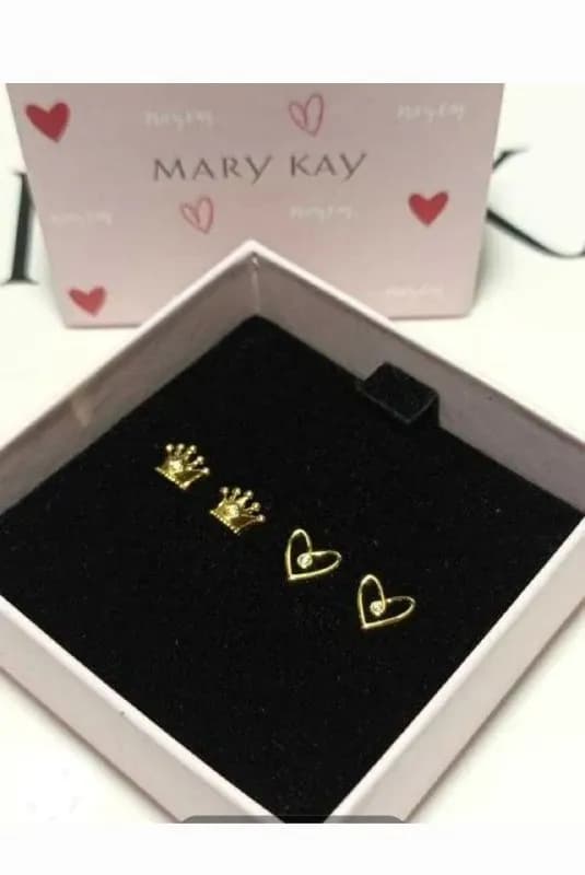 Mary Kay с покрытием микронным золотом-50лари, часы хамелеон-50лари. — Тбилиси — 50 ₾