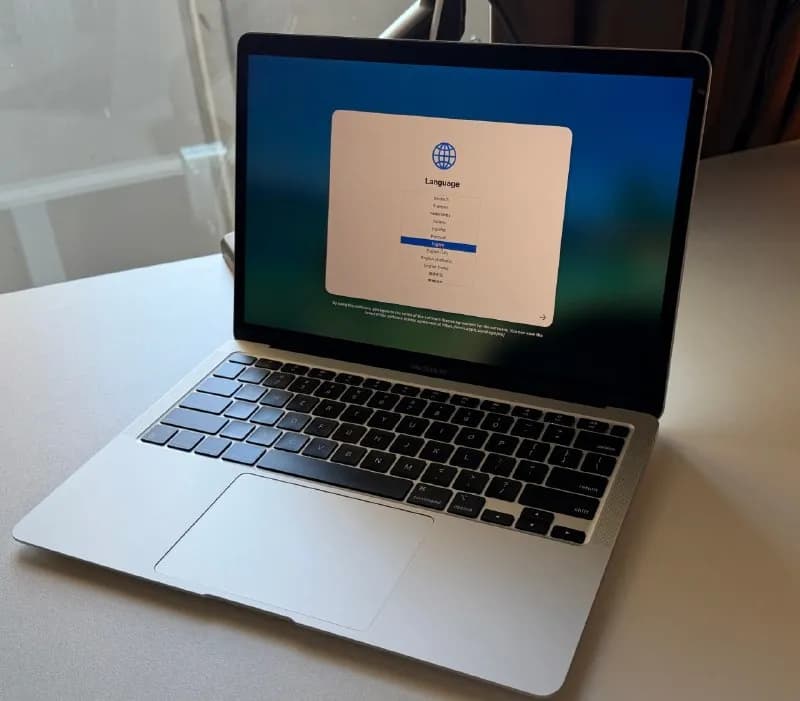 MacBook Air M1 (8/256, silver) — Батуми — 1 200 ₾