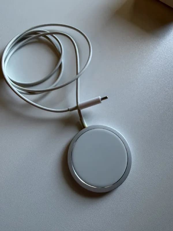 Apple MagSafe Charger White — Батуми — 70 ₾