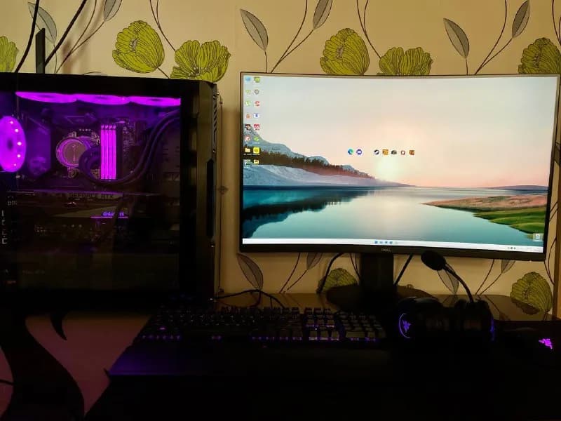 1. Игровой монитор — Dell S3222DGM (32 дюйма, 2k, 165hz, VA-изогнутый). — Тбилиси