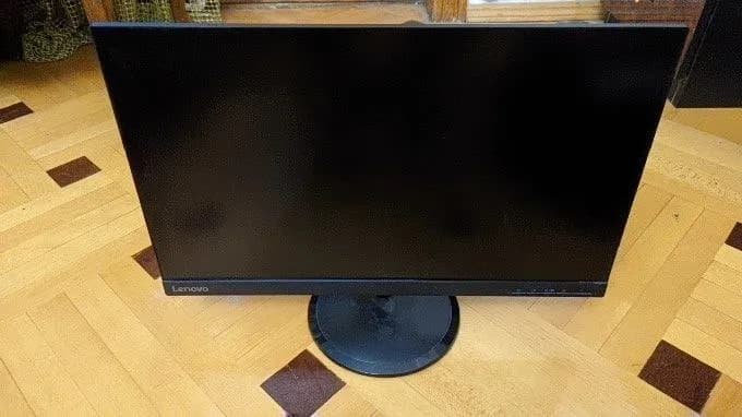 Lenovo c24-20, без дефектов, в наличии коробка и родные провода. 350 лари — Тбилиси — 350 ₾