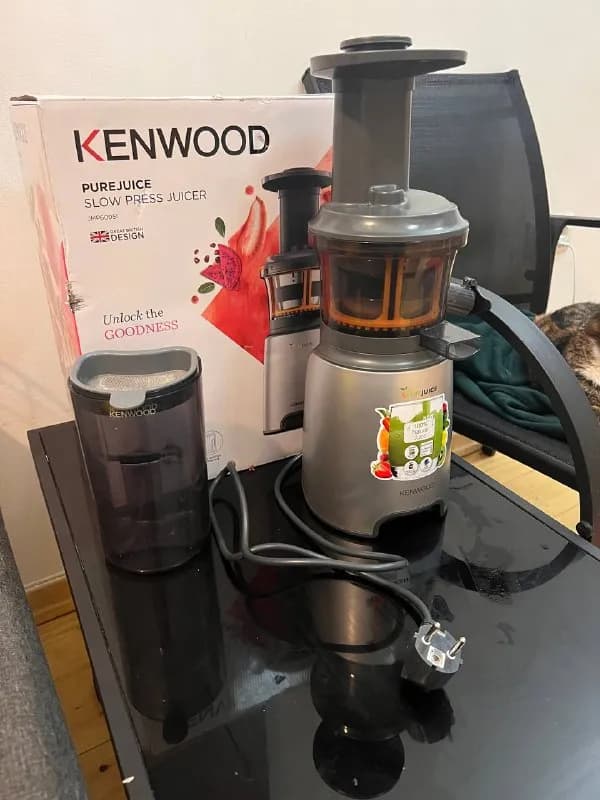 Kenwood JMP60 в идеальном состоянии. Гарантия еще полтора года. Продаю так как улетаю в другую стран — Тбилиси — 600 ₾