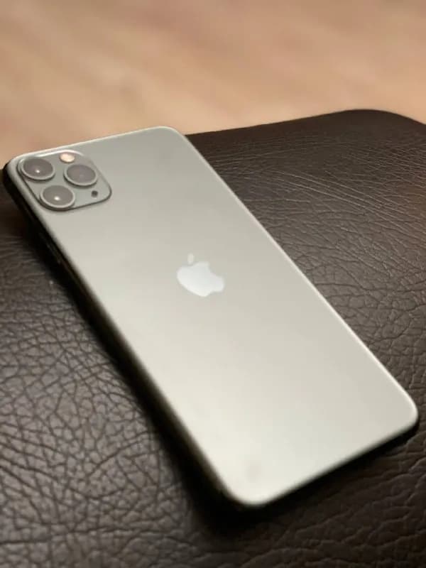iPhone, 11 pro max Green 256gb в супер идеальном состоянии, не вскрывался не лежал на дне океана 😅. — Тбилиси