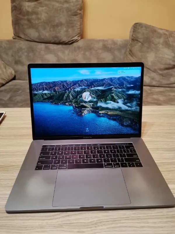 MacBook pro 2018, 15 дюймов — Тбилиси — 1 980 ₾