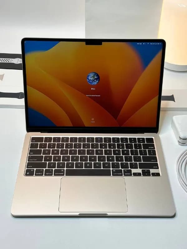 MacBook Air M2 8/256 — Тбилиси — 3 100 ₾